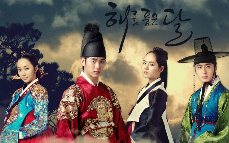 Moon Embracing The Sun - Mặt trăng ôm mặt trời
